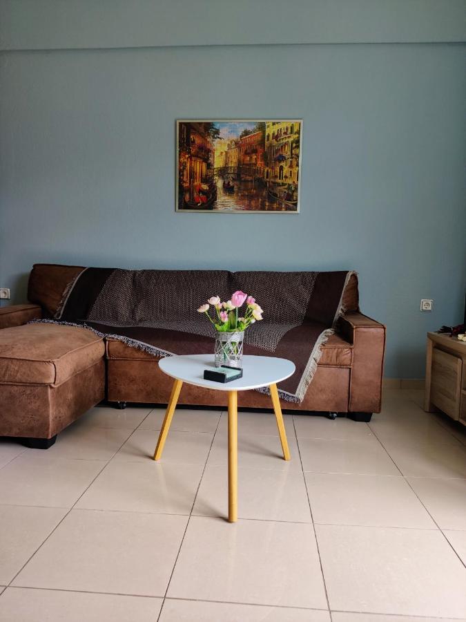 Hospitable Appartment In The Central Park, Xanthi Exterior photo